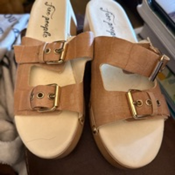 Free People Shoes - Women's Free People Tan Sandals Size 39 item 0003